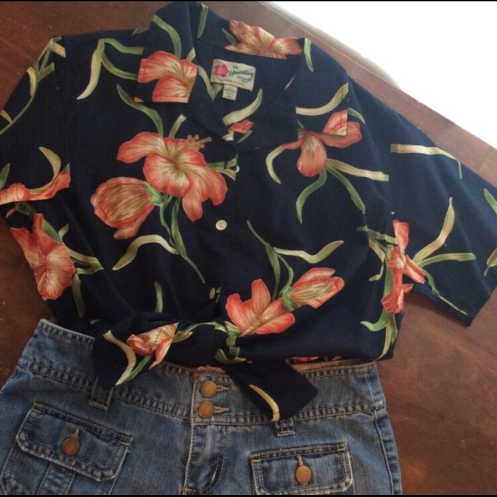 Black authentic floral aloha shirt